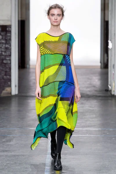 Look 19